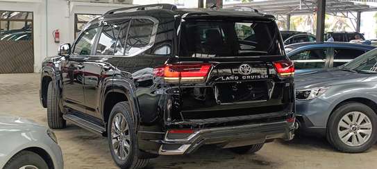 Toyota land Cruiser ZX Diesel ⛽ Black 2021 image 13