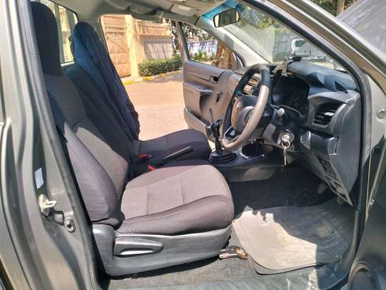 TOYOTA HILUX SINGLE CAB MANUAL LOCALLY ASSEMBLED image 5