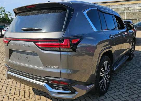 Lexus LX600 Petrol 2023 SPORT image 10