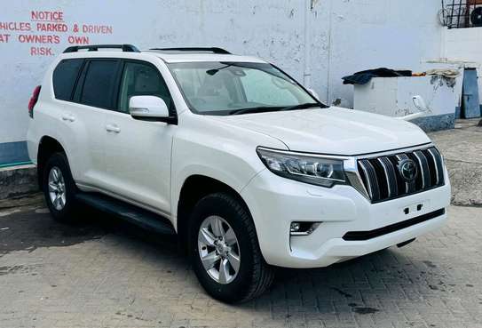 TOYOTA LANDCRUISER PRADO TX.L 2019MODEL SUNROOF image 3