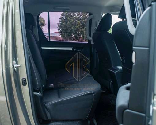 2021 Toyota Hilux image 2