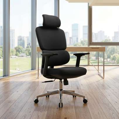 Office Chair: Black Fabric Office Chair In Mosobeti image 4