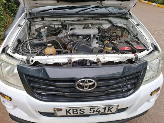 TOYOTA HILUX SINGLE CAB LOCALLY ASSEMBLED 4WD OPTIONAL 2013 image 12