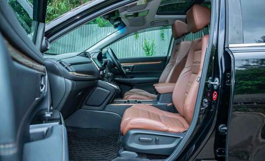 Honda CRV New Shape black color 2018 model image 4