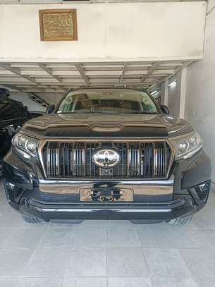 Toyota land Cruiser Prado TX-L Black 2021  7 seater image 2