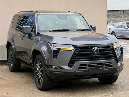 2025 Lexus GX550 image 8