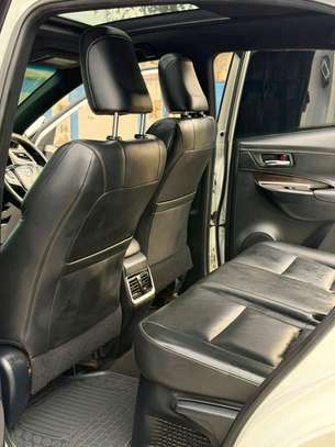 toyota harrier  sunroof used on offer image 8