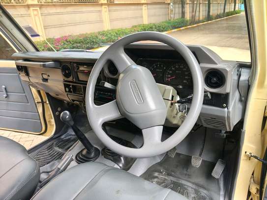 TOYOTA LAND CRUISER PICKUP 79 SERIES DIESEL image 10