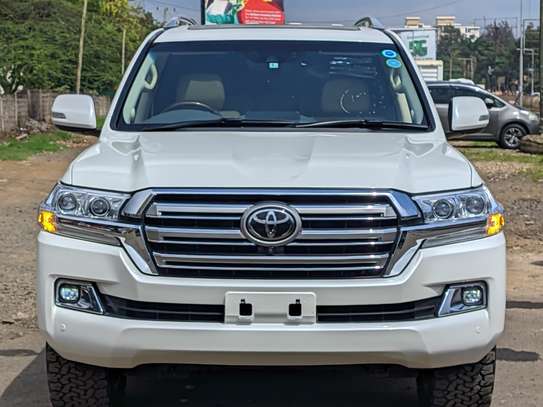 2016 Toyota Landcruiser 200 ZX. Fully loaded. Beige Leather image 4