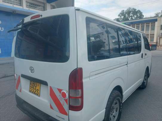 TOYOTA HIACE AUTO DIESEL 4WD image 12