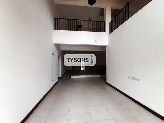 7 Bed House with En Suite in Runda image 5