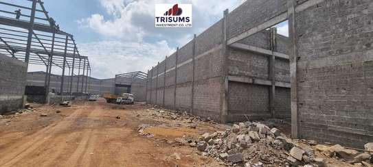10,000 ft² Warehouse with Parking in Ruiru image 7