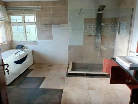 4 Bed House with En Suite in Runda image 7