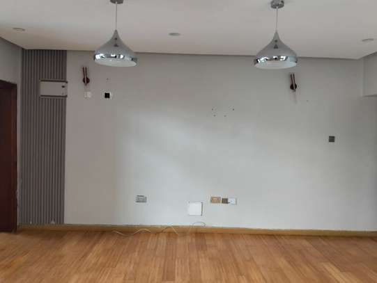 5 Bed House with En Suite in Lavington image 18