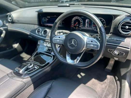 Mercedes Benz E200 sunroof 2019 image 5