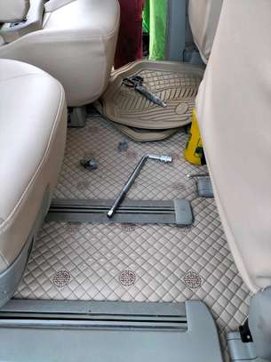Car floor wrapping image 3