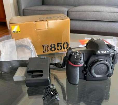 Nikon D850 Body image 1