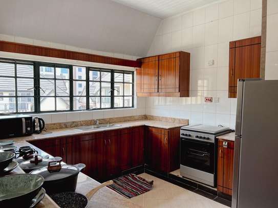 Serviced 2 Bed Apartment with En Suite in Kileleshwa image 11