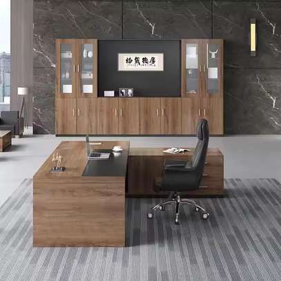 Office Desk: Luxury Executive Desk For Office Management image 2