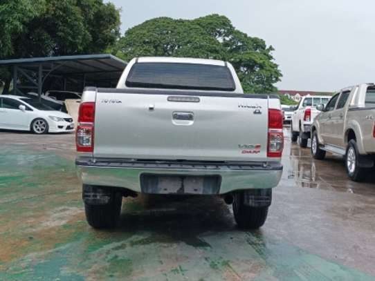 2014 HILUX DCAB AUTO 2500CC 2WD DIESEL FACELIFTED TO ROCCO image 2
