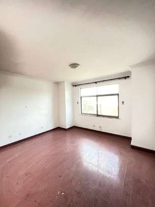 3 Bed Apartment with En Suite in Ngong Road image 8