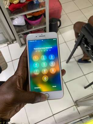 We buy dead or used iPhone, Samsung, Tecno, Infinix. image 4