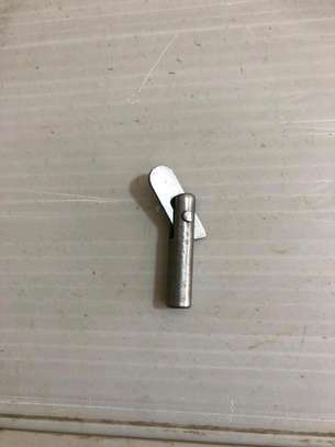 Scaffolding lock/pins image 1