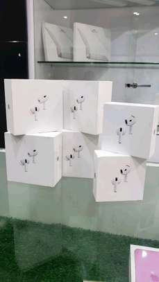 Apple Airpods Pro Available image 3