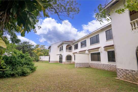 4 Bed Townhouse with Staff Quarters in Nyali Area image 3