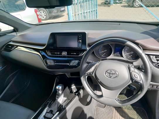 Toyota CH-R silver hybrid 2017 image 4