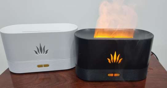 Flame aroma diffuser with fire-like lights image 1
