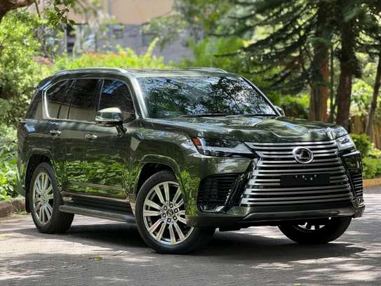 2024 Lexus LX600 VIP edition image 1