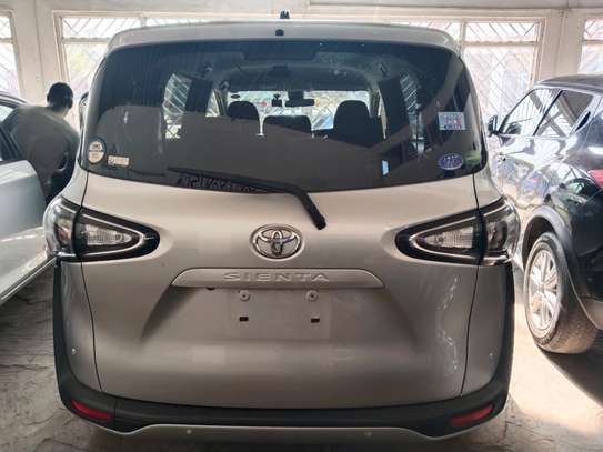 Toyota Sienta non hybrid on sale image 2