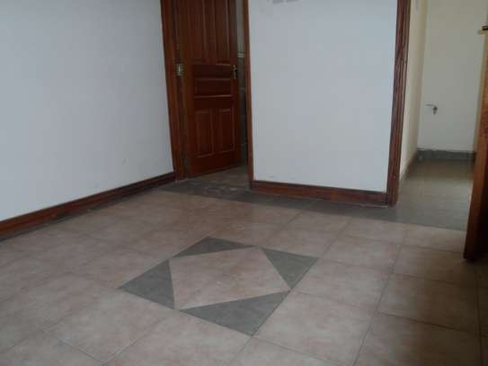 3 bedroom apartment for sale in Kilimani image 4