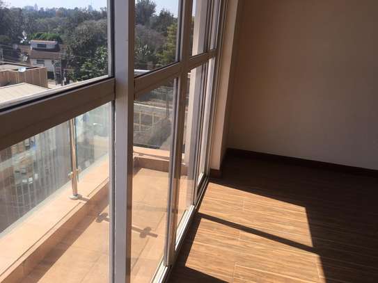 3 Bed Apartment with En Suite in Riverside image 17