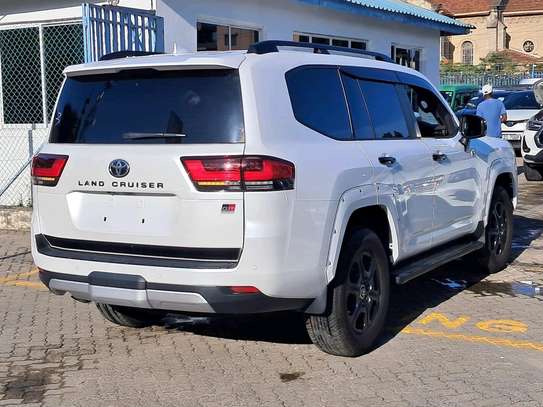 Toyota land Cruiser ZX GR Sport Diesel engine 2023 image 11