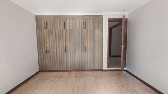 4 Bed House with En Suite in Lavington image 9