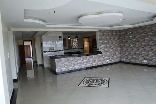 4 Bed Apartment with En Suite in Nyali Area image 15