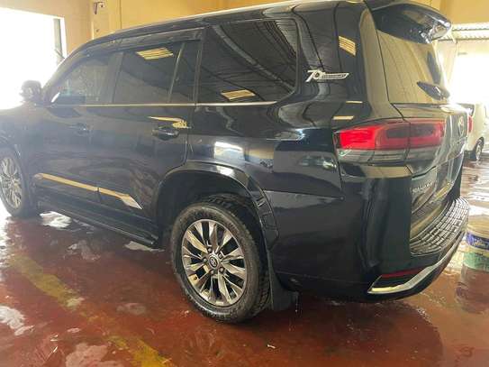 Landcruiser V8 SAHARA image 4