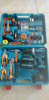 Makita cordless drill tool kit image 1