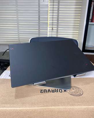 Lenovo ThinkPad X1 Carbon i7 8th Gen 16GB RAM, 512GBSSD image 4