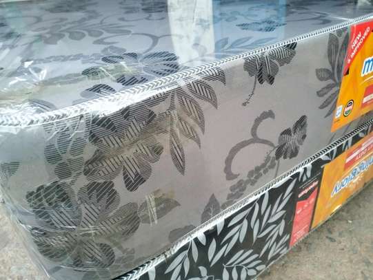 Dalili ya mvua?!5x6x8 heavy duty mattress we deliver today image 2