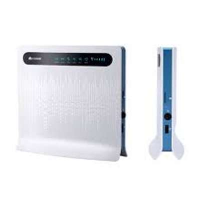 Huawei LTE CPE B593 is a wireless broadband router image 1
