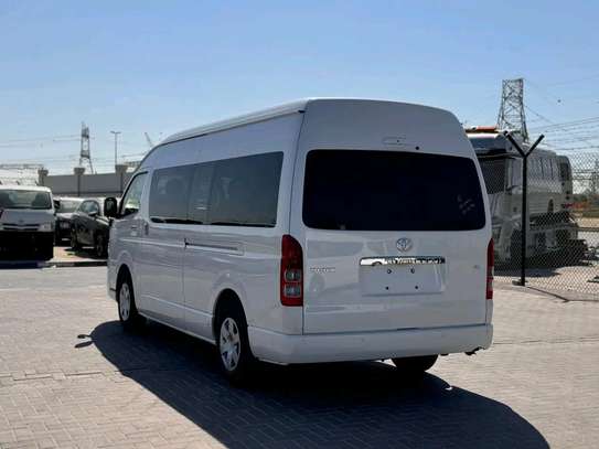 Toyota Hiace 9L White 2018 image 11