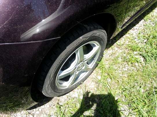 Toyota Ractis image 3