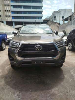 Toyota Hilux 4wd double cabin 2021 image 1