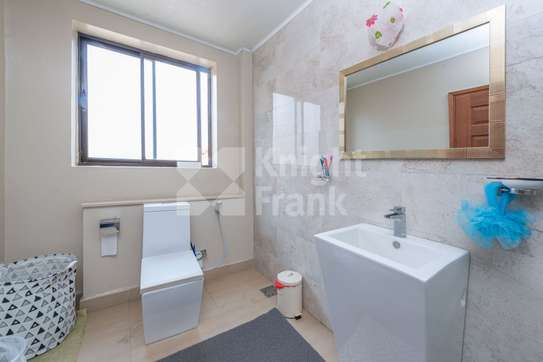 3 Bed Apartment with En Suite at Vanga Street image 29