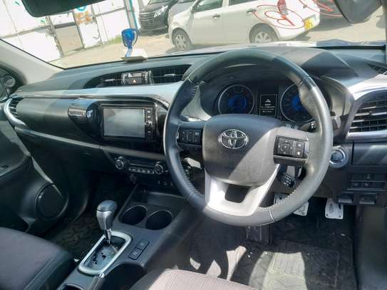 Toyota Hilux double cabin auto diesel 2019 blue image 4