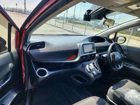 Toyota sienta seven seater on sale in Kenya image 6