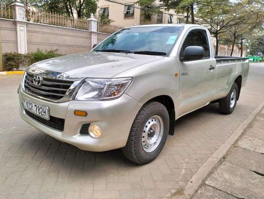 TOYOTA HILUX LOCAL PICKUP  MANUAL GEAR, 2KD DIESEL ENGINE image 6